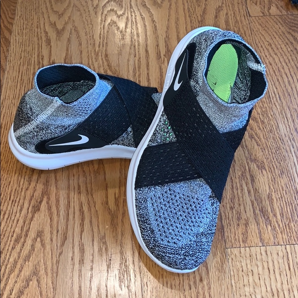 MUST GO! ✨NIKE free run motion flyknits